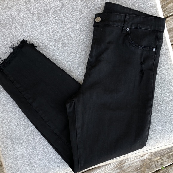 Like new! - TRACTR Distressed High-Rise Black Jeans - Picture 1 of 7